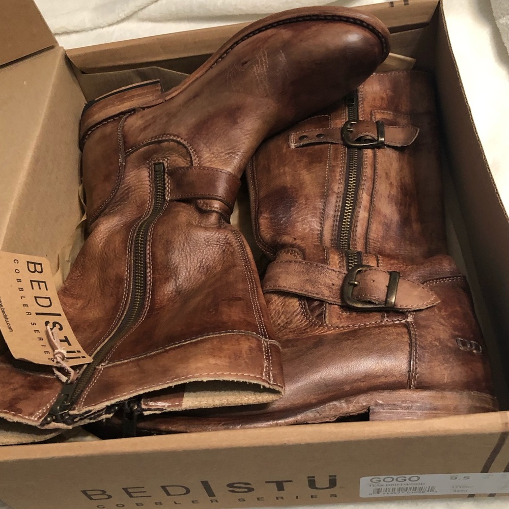 BedStu gorgeous leather “ GoGo” Lug Moto boot.